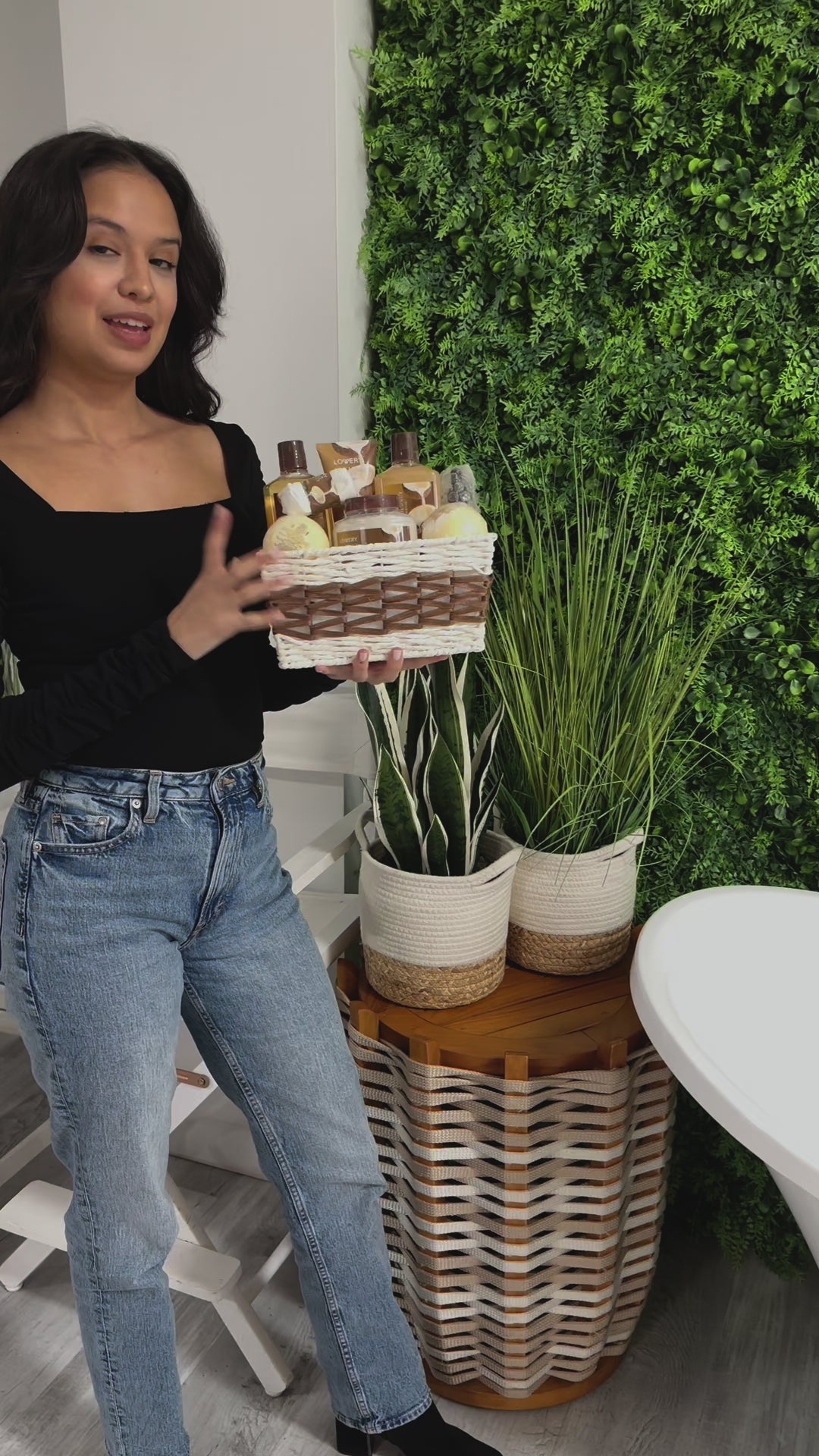 Vanilla Coconut Bath Gift Set, 9pc Holiday Home Spa Basket for Men