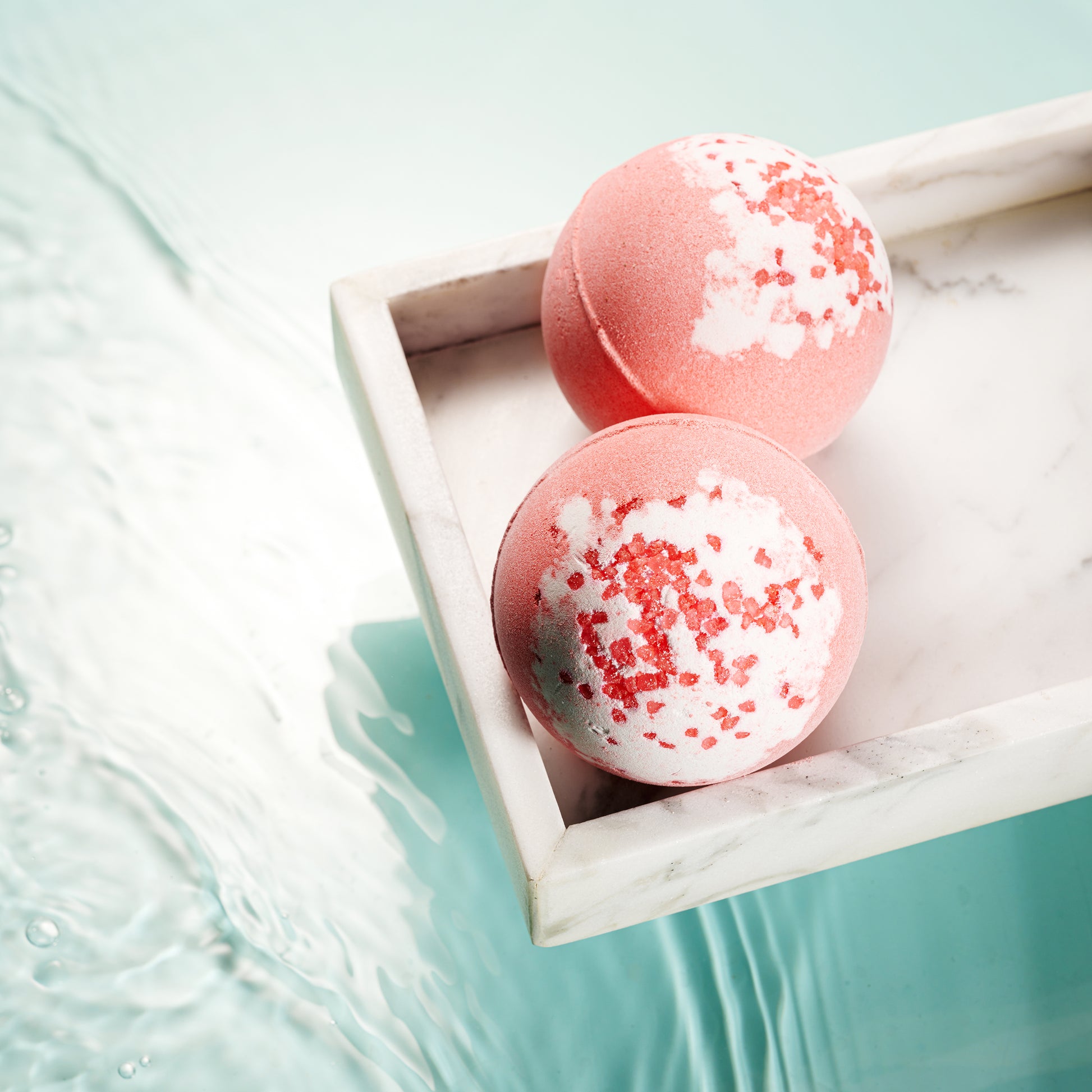 Strawberry and Vanilla Bath Bomb - 7oz Handmade Spa Bath Fizzy – Lovery